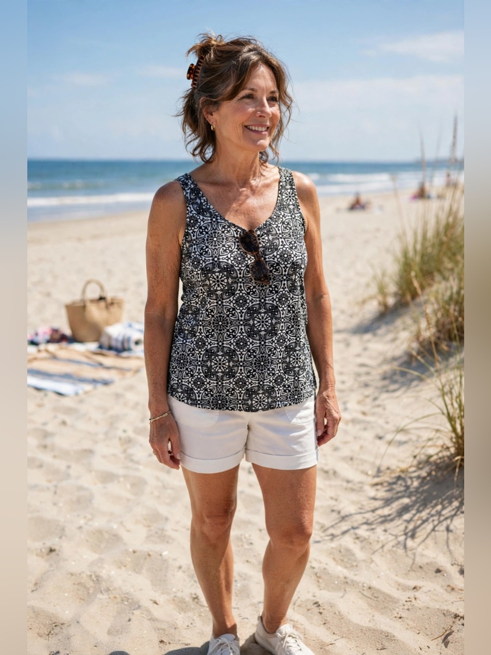 Ambiance Black & White Floral Tile Print Tank Size Large